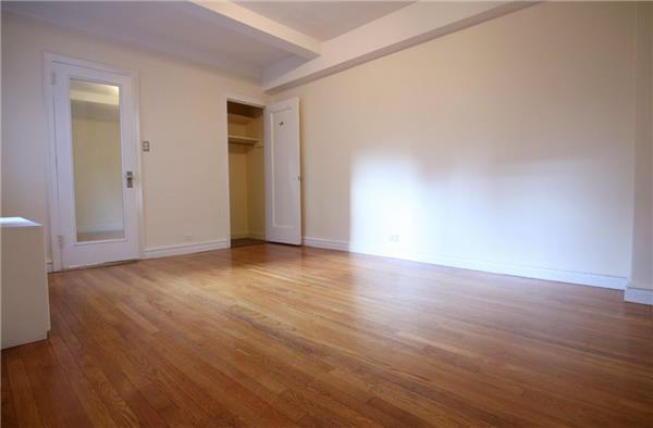 Building Photo - 127 W 96th St