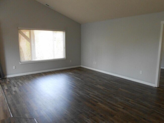Building Photo - 2470 Kokanee Way