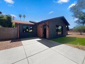 Building Photo - 8201 E Whitton Ave
