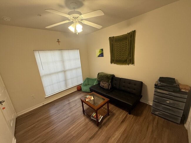 Bedroom - 18347 Redland Rd