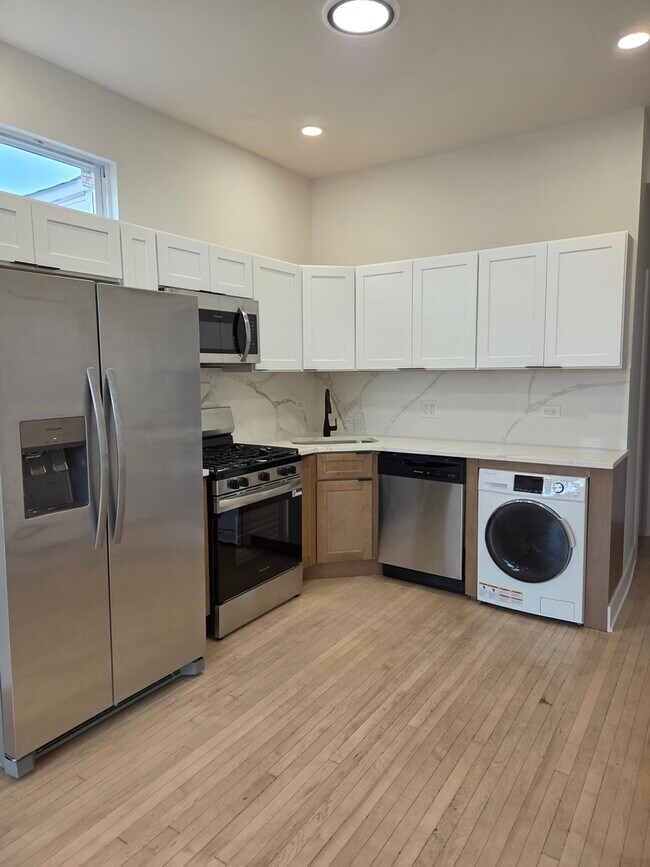 Foto del edificio - 2145 W 18th Pl