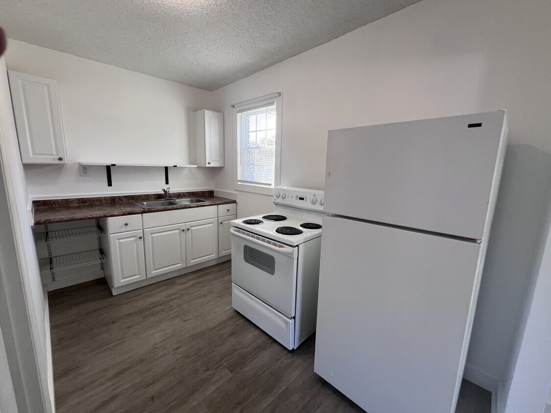 Kitchen - 1612 Hayne St