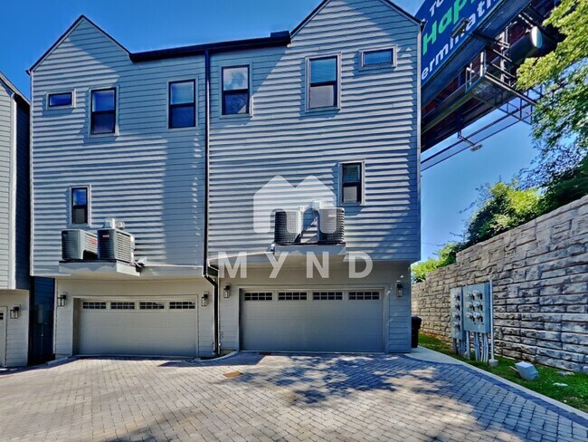Foto del edificio - 428 38th Ave N Unit 4