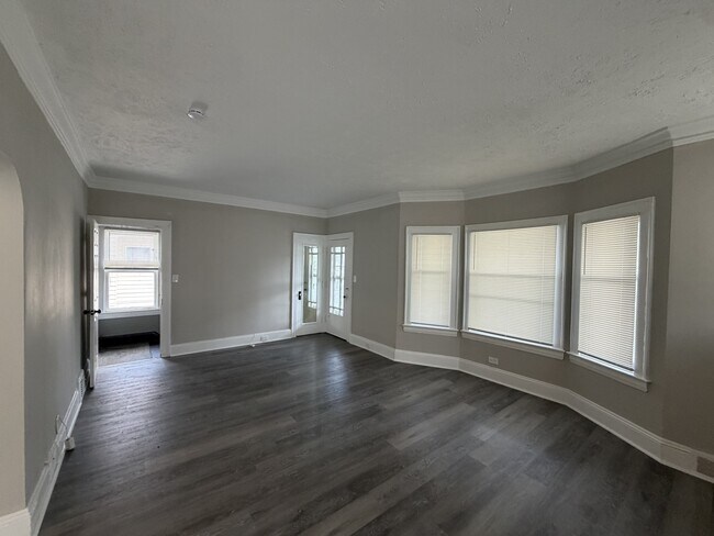 Foto del edificio - 3346 E 134th St