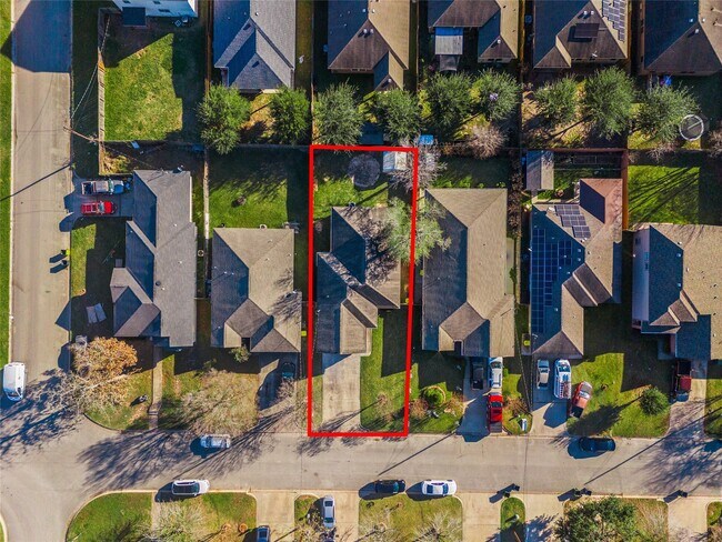 Foto del edificio - 2224 Shady Tree Ln