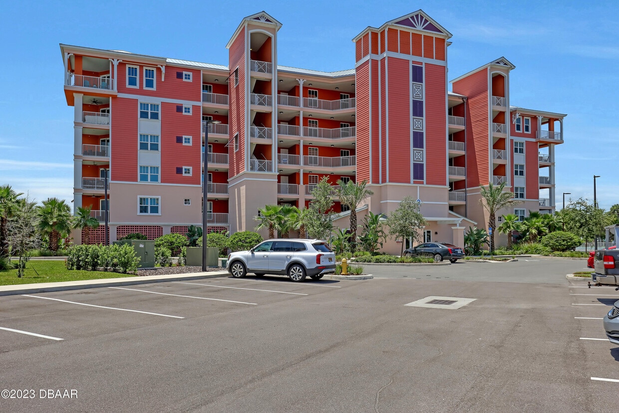 Foto principal - 6 Riverwalk Drive