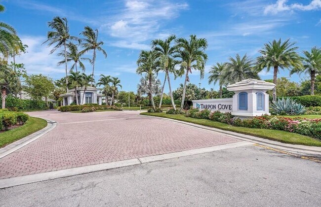 Building Photo - ** 2 PLUS DEN\2 BATH CONDO IN BARBADOS AT TARPON COVE ** 1ST FLOOR ** SEASONAL **