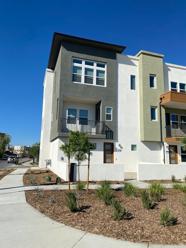 27554 Sparrow Ct Unit 27554, Valencia, CA 91381 Condo for Rent in