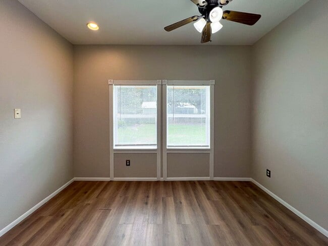 Foto del edificio - Pet Friendly 2BR/2BA + Flex Space on Doubl...