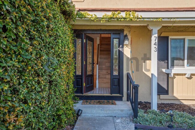 Foto del edificio - 743 Shawnee Ln