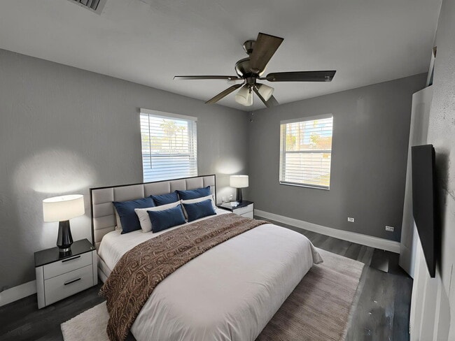 Photo - 120 S Price St House