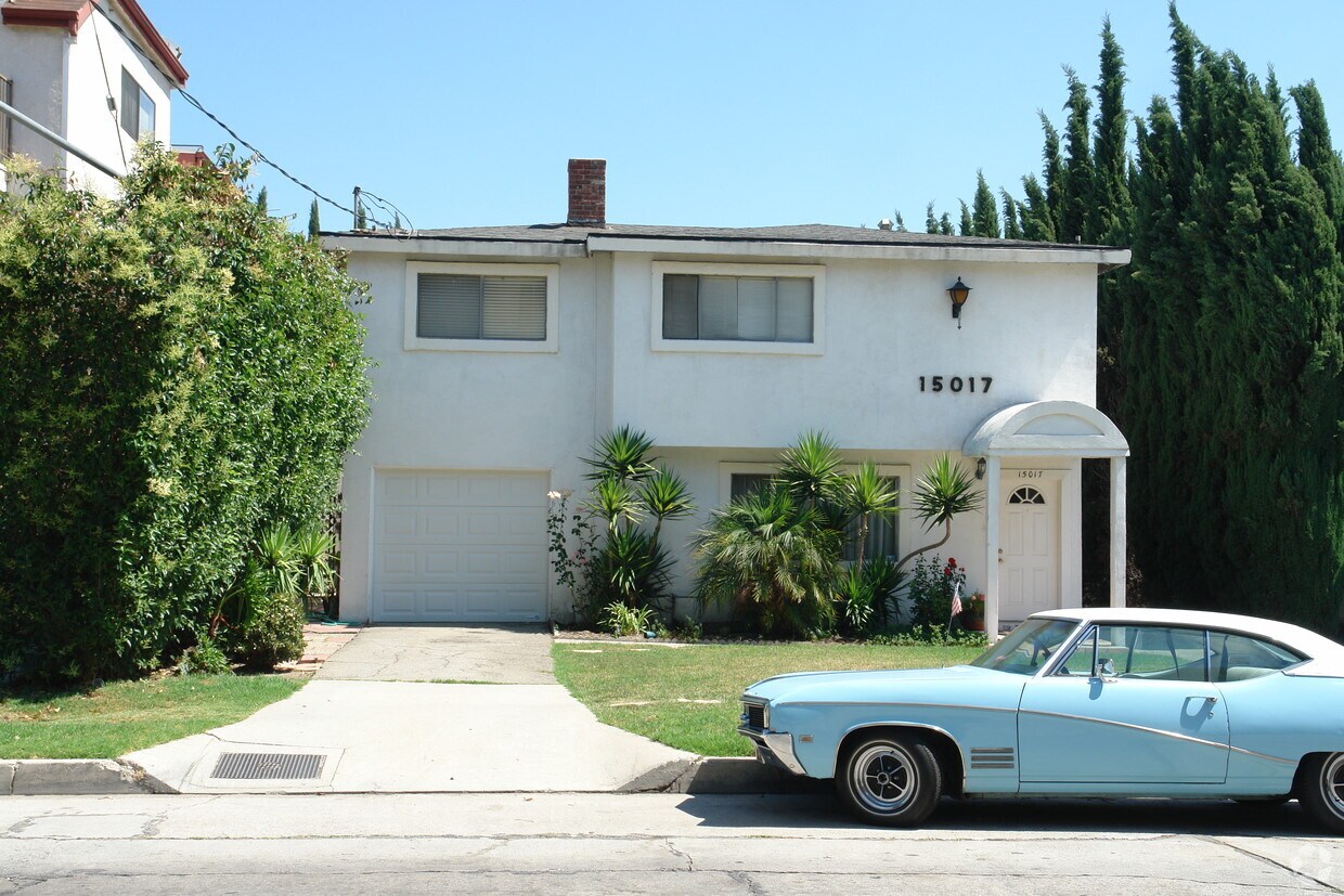 15017 Dickens St, Sherman Oaks, CA 91403 Apartments in Sherman Oaks