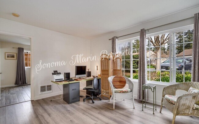 Foto del edificio - ~ Lovely, Spacious 1 Bed/1 Bath Santa Rosa