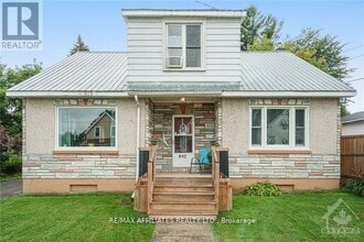 Building Photo - 642 East St