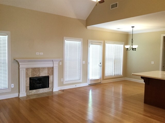 Foto del edificio - 106 Spencer Springs Dr