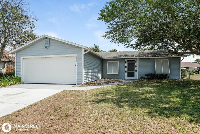 Primary Photo - 2215 NW 19th Ave, Cape Coral, FL 33993