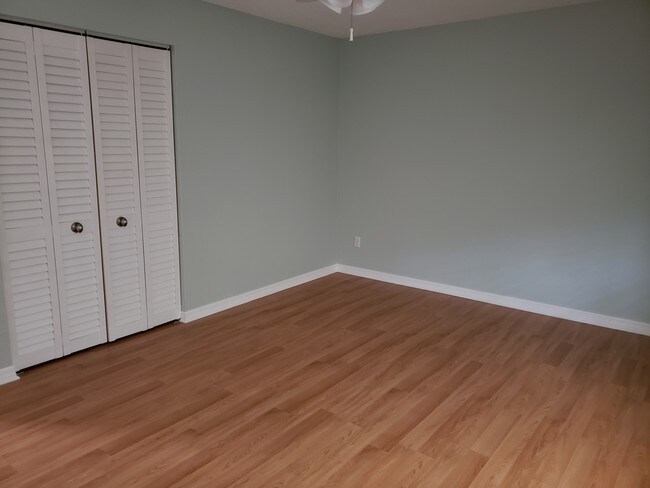 BEDROOM - 2087 Oak Meadow Cir