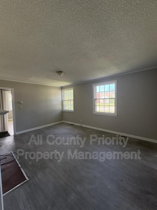 Foto del edificio - 1004 Industrial Ave NE