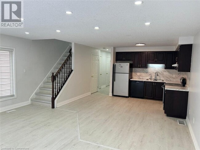 Building Photo - 1380 Countrystone Dr