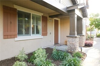 Building Photo - 214 Martindale Way