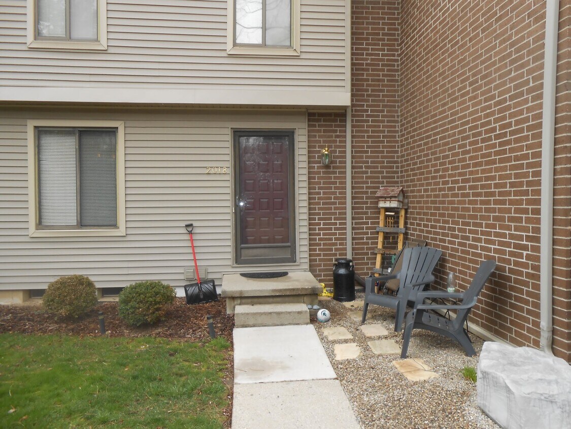 2018 Blue Lac Dr Unit 2018 Blue Lac, Haslett, MI 48840 Condo for Rent