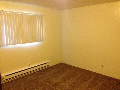 Building Photo - AMAZING LOCATION! GREAT PRICE!