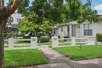 Building Photo - 221 Antiquera Ave