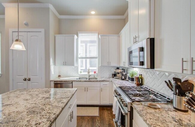 Foto del edificio - 243 W 27th St