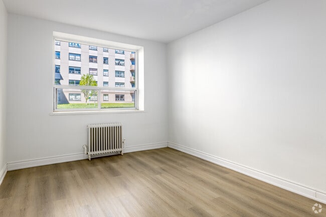 2BR, 1BA - 846SF - Primary Bedroom - 3111 Eglinton