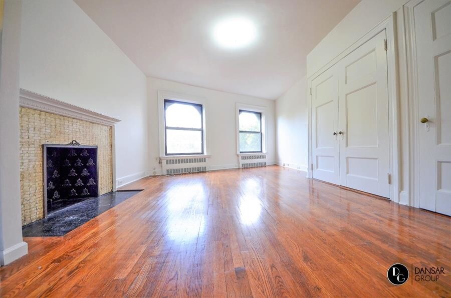Primary Photo - 104 Riverside Drive