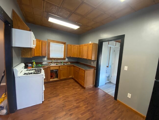 Kitchen - 921 4th St