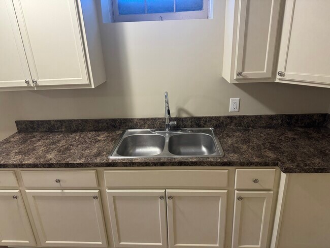 Foto del edificio - 4642 Bancroft Ave