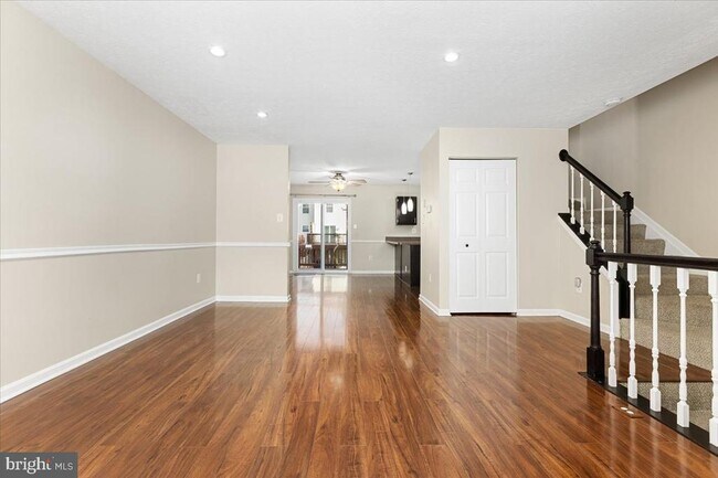 Foto del edificio - 316 Rambling Ridge Ct