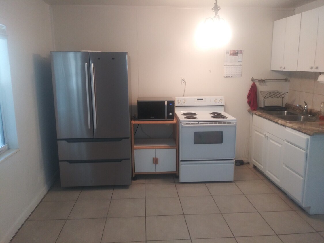 Primary Photo - 100 144th Ave