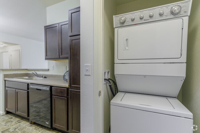 2HAB, 2BA - 952 ft² - Eaton Village