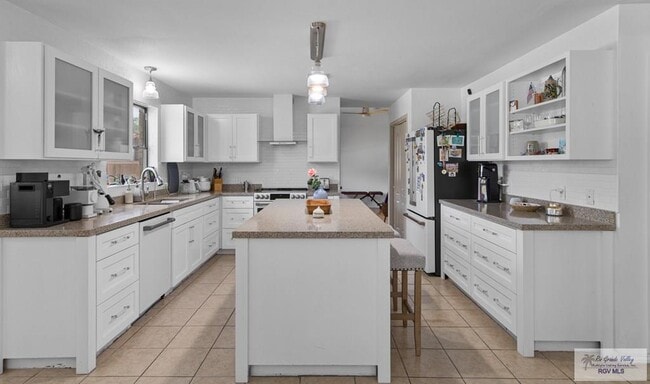 Foto del edificio - 4722 Beaver Pond Dr