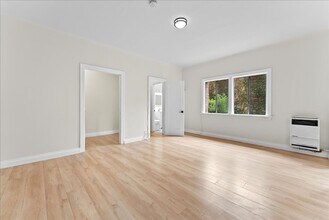 Building Photo - 1475 W Adams Blvd