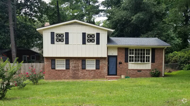 Building Photo - 901 Brookhaven Dr