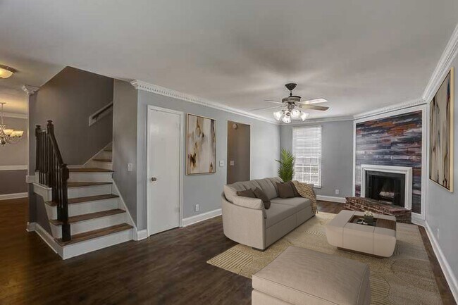 Foto del edificio - 200 Retreat Ct W