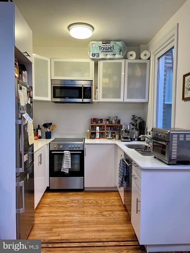 Building Photo - 7111 Emlen St