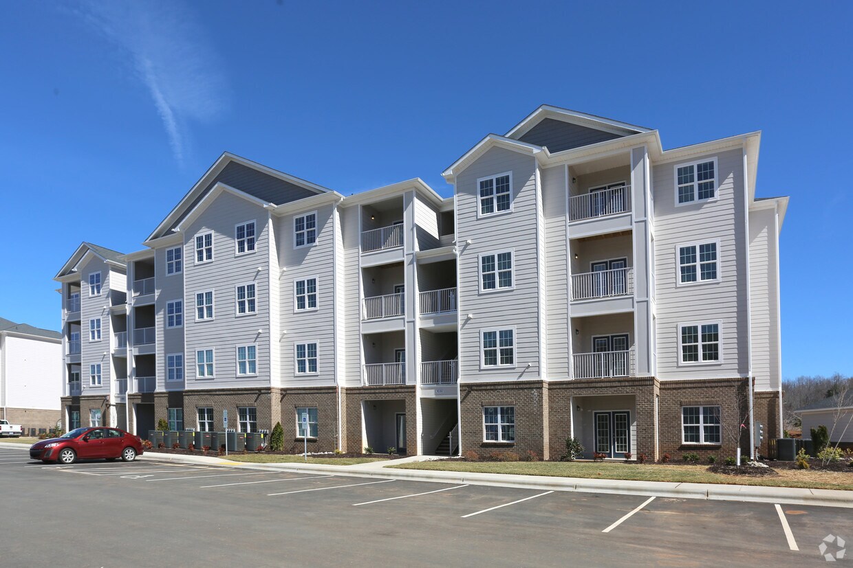 Arrowhead Apartments 1010 Flats Ave Mebane, NC