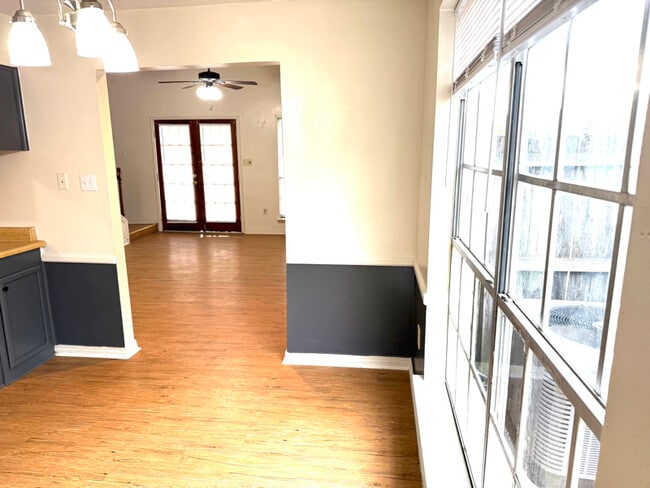 Foto del edificio - 3149 O'Neal Ln