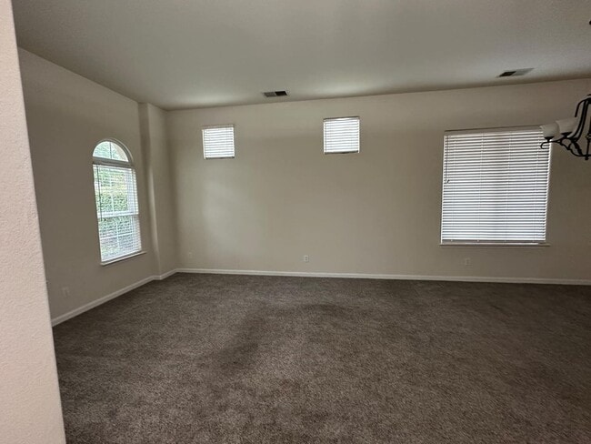 Foto del edificio - Charming 4 bedroom, 2 bathroom single fami...