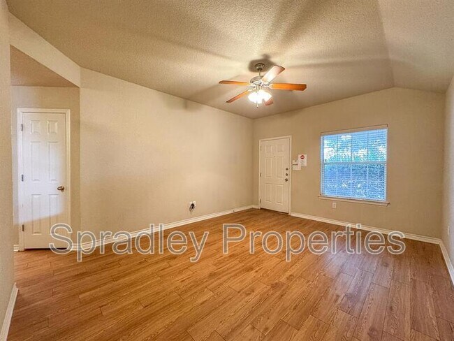 Foto del edificio - 208A Andy Ln