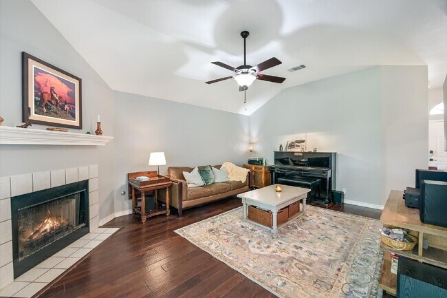 Foto del edificio - 802 Lantana Dr