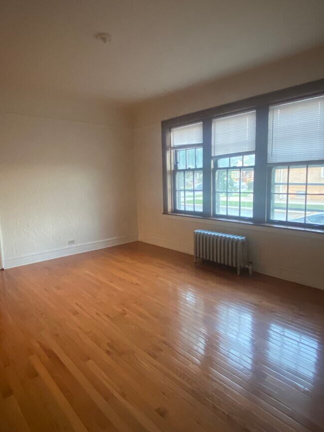 3320 N Menard Ave Unit 1, Chicago, IL 60634 Apartments in Chicago, IL