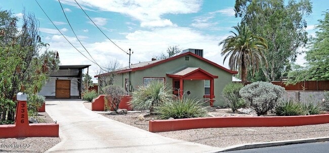 Building Photo - 3326 E Elida St