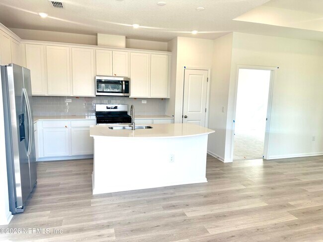 Building Photo - 368 Woods Ln