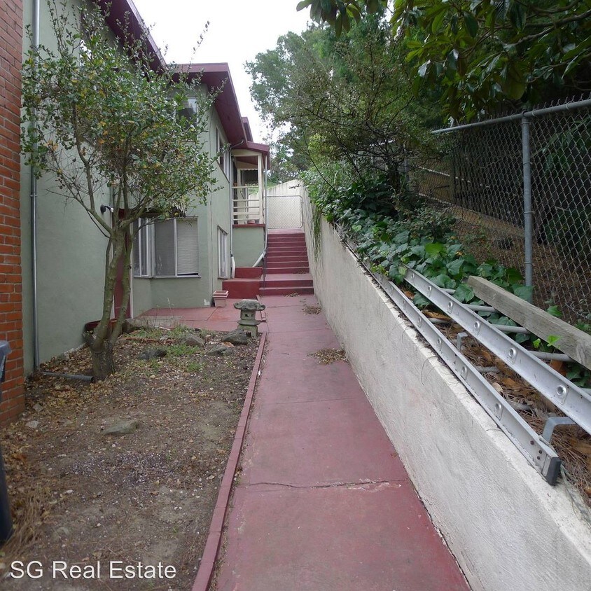 Primary Photo - 557 Spruce St