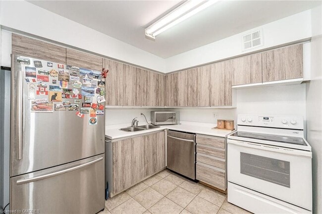 Building Photo - 1512 Pilgrims Way